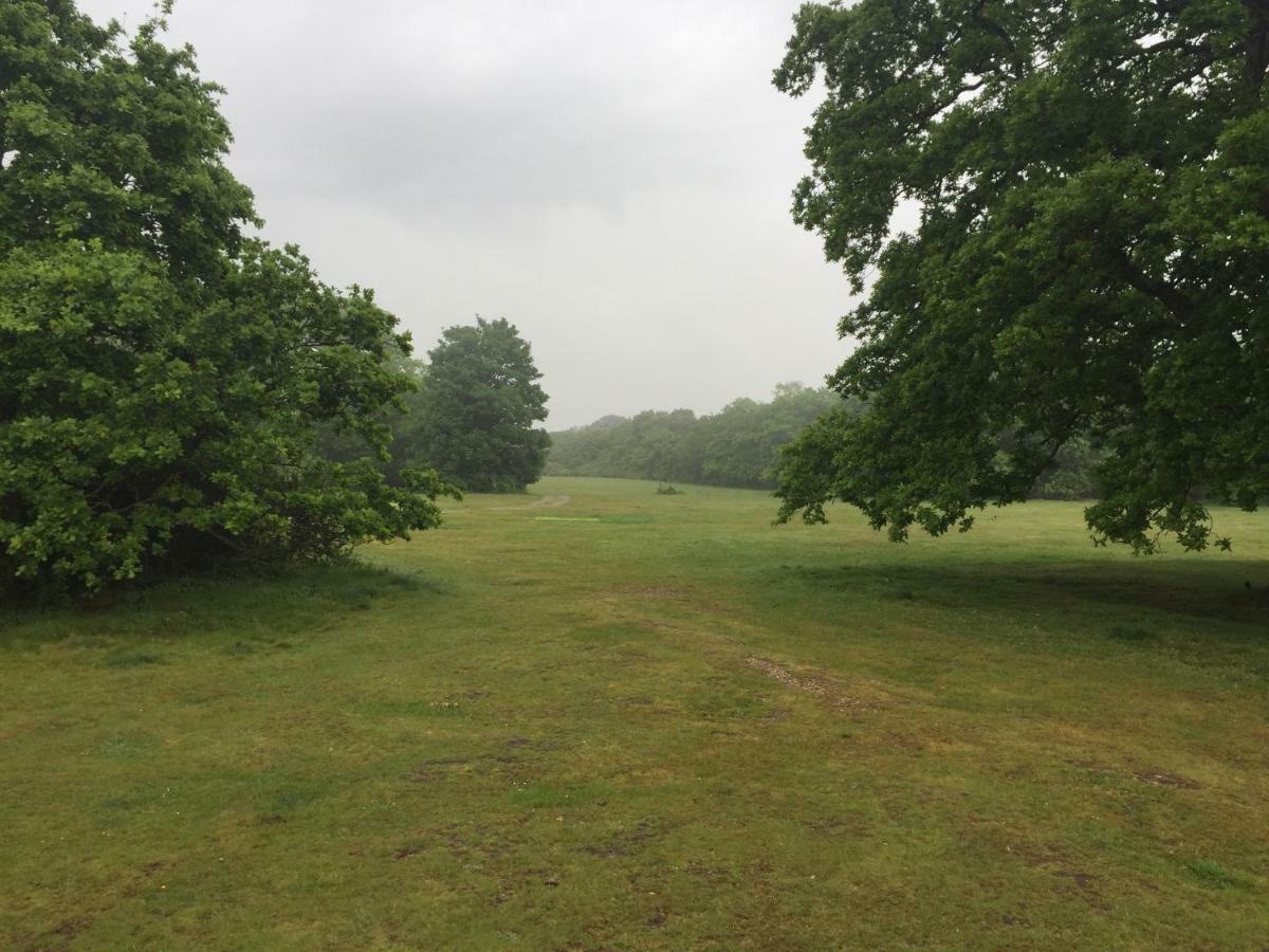 Bell Tent Glamping At Royal Victoria Country Park サウサンプトン エクステリア 写真
