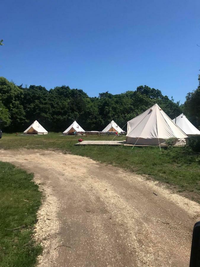 Bell Tent Glamping At Royal Victoria Country Park サウサンプトン エクステリア 写真