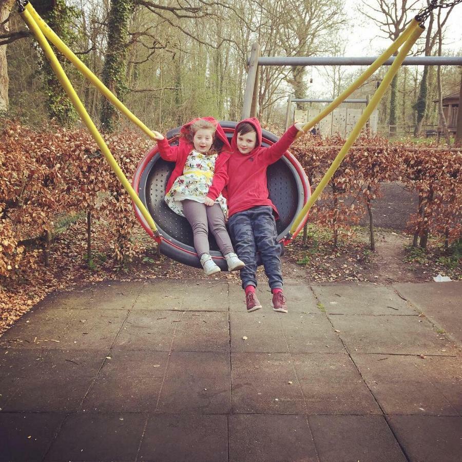 Bell Tent Glamping At Royal Victoria Country Park サウサンプトン エクステリア 写真