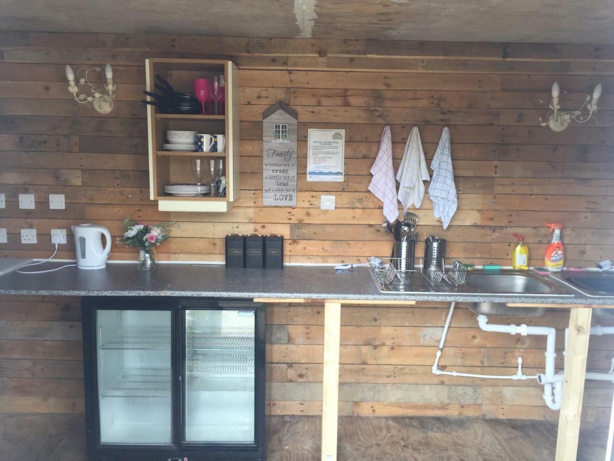 Bell Tent Glamping At Royal Victoria Country Park サウサンプトン エクステリア 写真